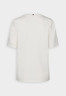 Tommy Hilfiger REG IMD EMB C NK SS Basic T-shirt weathered white REG IMD EMB C NK SS Базовая футболка выветрившийся белый