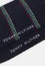 Tommy Hilfiger WOMEN SOCK COASTAL STRIPE TENCEL 2 PACK Socks navy/multicolor ЖЕНСКИЕ НОСКИ COASTAL STRIPE TENCEL 2 PACK Носки темно-синий/многоцветный
