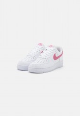 Nike Sportswear W AIR FORCE 1 07 ESS TRND Sneaker low white/desert berry W AIR FORCE 1 07 ESS TRND Низкие кроссовки женские белые/пустынные ягоды