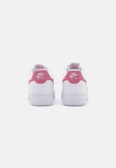 Nike Sportswear W AIR FORCE 1 07 ESS TRND Sneaker low white/desert berry W AIR FORCE 1 07 ESS TRND Низкие кроссовки женские белые/пустынные ягоды