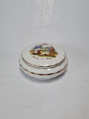 Шкатулка-бонбоньерка винтажная Castelroux &quot;Пастух с девушкой&quot;, фарфор, 12 х 7см, Франция, 1950-60гг.