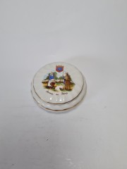 Шкатулка-бонбоньерка винтажная Castelroux &quot;Пастух с девушкой&quot;, фарфор, 12 х 7см, Франция, 1950-60гг.