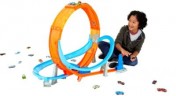 Mattel Hot Wheels Looping Crash Trackset inkl. 1 Spielzeugauto Набор гоночных треков Hot Wheels Looping Crash, включающий 1 игрушечную машинку