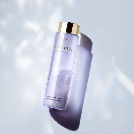 Cle de Peau Beaute Essential Refining Essence Эфирная очищающая эссенция