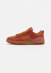 Nike Sportswear DUNK DISRUPT 2 Sneaker low desert bronze/pink prime/rugged orange/canyon rust/electro purple/washed teal DUNK DISRUPT 2 Низкие кроссовки женские бронза пустыни/розовый прайм/грубый оранжевый/каньон ржавчины/электро-фиолетовый/бледный бирюз