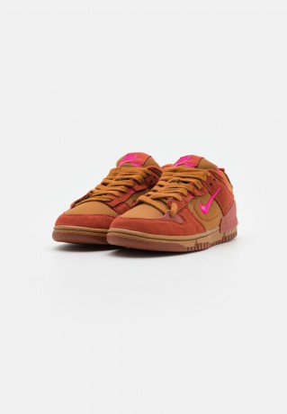Nike Sportswear DUNK DISRUPT 2 Sneaker low desert bronze/pink prime/rugged orange/canyon rust/electro purple/washed teal DUNK DISRUPT 2 Низкие кроссовки женские бронза пустыни/розовый прайм/грубый оранжевый/каньон ржавчины/электро-фиолетовый/бледный бирюз