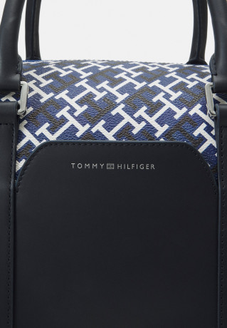 Tommy Hilfiger BUSINESS MONOGRAM DUFFLE UNISEX Weekend bag black СУМКА BUSINESS MONOGRAM DUFFLE UNISEX Сумка выходного дня черный