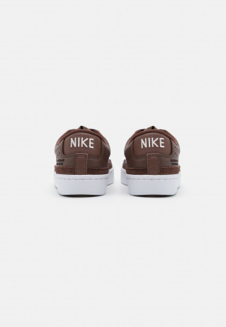 Nike Sportswear BLAZER UNISEX Sneaker low light chocolate/white/sail BLAZER UNISEX Низкие кроссовки женские светлый шоколад/белый/парус