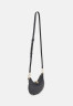 Tommy Hilfiger CHAIN MINI CROSSOVER Handbag black CHAIN ??MINI CROSSOVER Сумочка черный