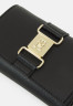 Tommy Hilfiger CONTEMPORARY MED WALLET Wallet black КОШЕЛЕК CONTEMPORARY MED Бумажник черный