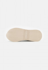 Tommy Hilfiger ELEVATED FEMININE RUNNER Trainers white ELEVATED FEMININE RUNNER — Кроссовки белый