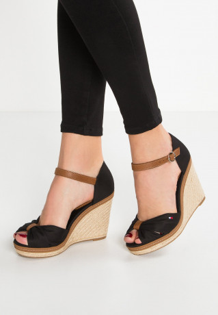 Tommy Hilfiger ICONIC ELENA SANDAL High heeled sandals black ICONIC ELENA SANDAL Босоножки на высоком каблуке черный
