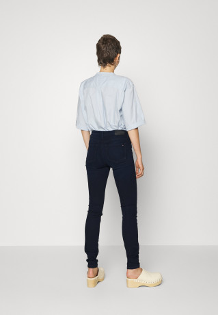 Tommy Hilfiger SOFT COMO Jeans Skinny Fit cora SOFT COMO Джинсы скинни кора