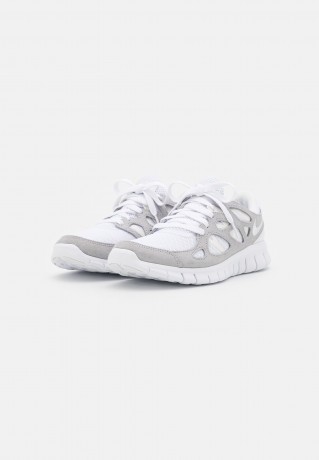 Nike Sportswear FREE RUN 2 Sneaker low white/summit white/pure platinum FREE RUN 2 Низкие кроссовки женские белый/саммит белый/чистая платина