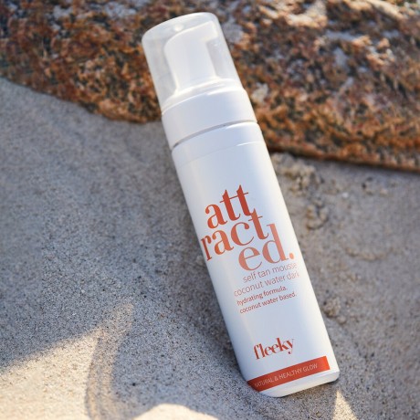 Fleeky Self Tan Mousse mit Kokosnuss Extrakt Мусс для автозагара с экстрактом кокоса