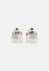 Nike Sportswear BLAZER #x27;77 UNISEX Sneaker low light bone/summit white/university red/deep royal blue/sail/summit white BLAZER #x27;77 UNISEX Низкие кроссовки женские светлая кость/белый вершина/университетский красный/глубокий королевский синий/парус/