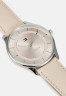 Tommy Hilfiger CASE BLUSH DIAL WITH ACCENTS STRAP Watch pink КОРПУС КРАСНЫЙ ЦИФЕРБЛАТ С РЕМЕШКОМ С АКЦЕНТАМИ Часы розовый