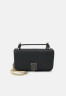 Tommy Hilfiger OUTLINE CROSSOVER Across body bag black OUTLINE CROSSOVER Сумка через плечо черный