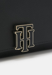 Tommy Hilfiger OUTLINE CROSSOVER Across body bag black OUTLINE CROSSOVER Сумка через плечо черный