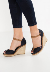 Tommy Hilfiger ICONIC ELENA SANDAL High heeled sandals dark blue ICONIC ELENA SANDAL Босоножки на высоком каблуке темно-синий