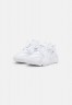Nike Sportswear AIR HUARACHE UNISEX Sneaker low white/pure platinum AIR HUARACHE UNISEX Низкие кроссовки женские белый/чистая платина