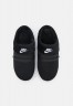 Nike Sportswear BURROW Hausschuh black/white НОРА туфелька черно-белый