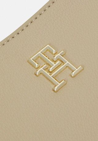 Tommy Hilfiger LIFE MED CROSSOVER Across body bag beige LIFE MED CROSSOVER Сумка через плечо бежевый