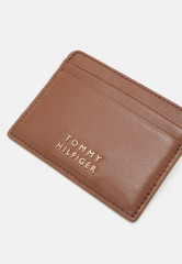 Tommy Hilfiger CASUAL CHIC HOLDER Wallet cognac CASUAL CHIC HOLDER Бумажник коньяк