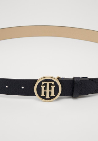 Tommy Hilfiger ROUND BUCKLE BELT Belt sky captain РЕМЕНЬ С КРУГЛОЙ ПРЯЖКОЙ Ремень небесный капитан