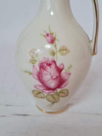 Ваза-кувшин винтажная Royal KM Bavaria, фарфор с цветочным рисунком ручной работы, 16,5 x 7,5 см, Германия, 1960-70гг.