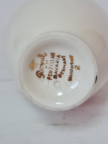 Ваза-кувшин винтажная Royal KM Bavaria, фарфор с цветочным рисунком ручной работы, 16,5 x 7,5 см, Германия, 1960-70гг.