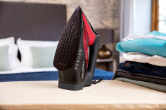 RUSSELL HOBBS RUSSELL HOBBS Dampfbugeleisen One Temperature 25090-56, 2600 W  Паровой утюг RUSSELL HOBBS One Температура 25090-56, 2600 Вт