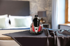 RUSSELL HOBBS RUSSELL HOBBS Dampfbugeleisen One Temperature 25090-56, 2600 W  Паровой утюг RUSSELL HOBBS One Температура 25090-56, 2600 Вт