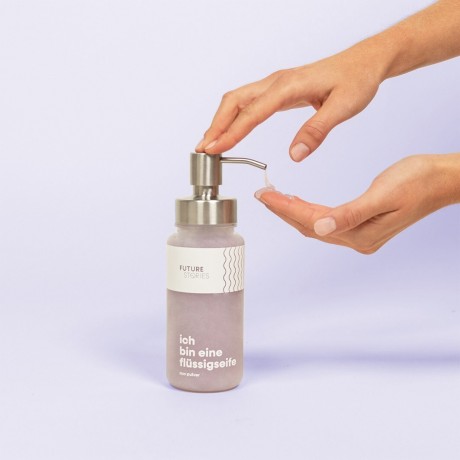 FUTURE STORIES Vorteilskit 3er Set Flussigseifen Pulver Lavendel & Bergamotte inkl. Pumpspender Набор Advantage Kit из 3 жидких мыльных порошков лаванды и бергамота, включая помпу-дозатор