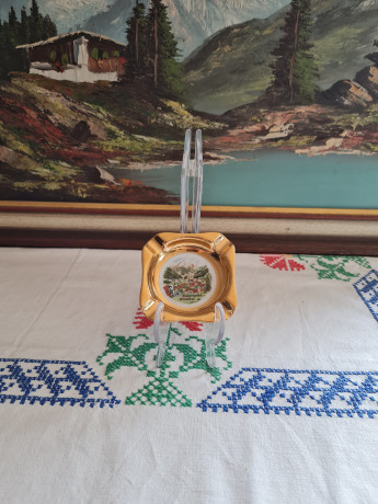 HB Wien Винтажная квадратная пепельница с обильной позолотой "Майрхофен", 8см, Германия,1960-70гг.