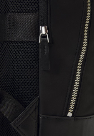 Tommy Hilfiger CENTRAL REPREVE BACKPACK UNISEX Rucksack black РЮКЗАК CENTRAL REPREVE УНИСЕКС Рюкзак черный