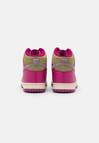 Nike Sportswear WMNS DUNK HIGH ESO Sneaker high dynamic berry/grand purple/pilgrim/pearl white WMNS DUNK HIGH ESO Высокие кроссовки женские динамичный ягодный/гранд-фиолетовый/пилигрим/жемчужно-белый