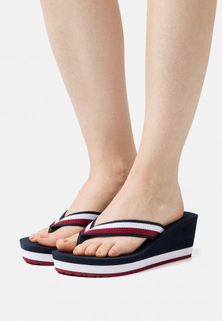 Tommy Hilfiger ESSENTIAL CORP  T-bar sandals red/white/blue ESSENTIAL CORP Сандалии с Т-образной перемычкой красный/белый/синий