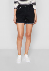Tommy Hilfiger TOMMY HILFIGER X SHAWN MENDES Denim shorts hero black TOMMY HILFIGER X SHAWN MENDES Джинсовые шорты черный герой