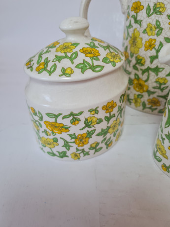 Набор посуды винтажный Taunton Valb England: чайник, молочник, сахарница, банка с крышкой "Желтые цветы", фарфор, Англия, 1960-70гг.