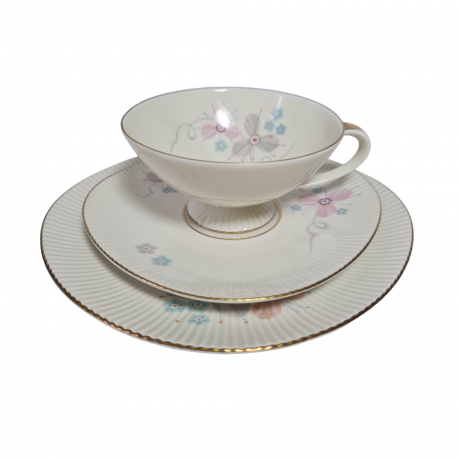 Чайное трио винтажное PMR Jaeger&Co Bavaria с нежными абстрактными цветами, ребристая фактура тарелок, фарфор, Германия, 1960-70гг.