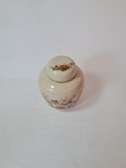 Винтажная фарфоровая ваза с крышкой в японском стиле, расписанная вручную "Птицы в японском саду", 13см х 11см, Япония, 1950-60гг.