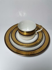 Heinrich Esplanade, Генрих Чайное трио &quot;Эспланаде&quot; темно-синее с позолотой, 3 предмета, 1970г.