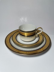 Heinrich Esplanade, Генрих Чайное трио &quot;Эспланаде&quot; темно-синее с позолотой, 3 предмета, 1970г.