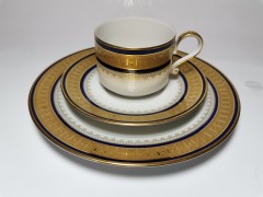 Heinrich Esplanade, Генрих Чайное трио &quot;Эспланаде&quot; темно-синее с позолотой, 3 предмета, 1970г.