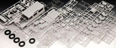 Revell Model Set Land Rover Series III 1:24 Набор моделей Land Rover Series III 1:24