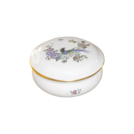 Meissen Meissen 'Neuer Ausschnitt - Indische Fels- Blumen- und Vogelmalerei 125 bunt mit Goldrand' Dose h: 5 cm / d: 10 cm Мейсен "Новый раздел - индийские скалы, цветы и птицы, роспись 125 красок с золотым ободком" шкатулка В: 5 см / Г: 10 см