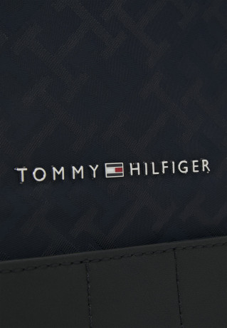 Tommy Hilfiger ELEVATED MONO BACKPACK UNISEX Rucksack space blue ПОВЫШЕННЫЙ РЮКЗАК МОНО УНИСЕКС Рюкзак космический синий