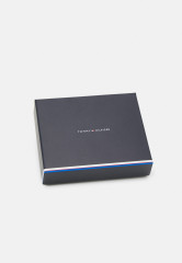 Tommy Hilfiger FEMININE SLIM WALLET Wallet black ЖЕНСКИЙ ТОНКИЙ КОШЕЛЕК Кошелек черный