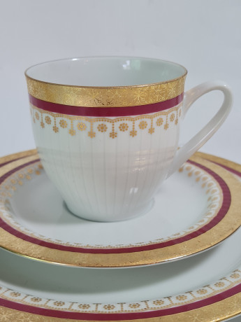 Кофейное трио винтажное Scherzer Bavaria, бело-красный фарфор с обильным позолоченным декором, 10 x 7 см / 14 см / 19,5 см, Германия, 1960-70гг.